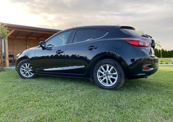 Mazda 3 cena 63900 przebieg: 93900, rok produkcji 2018 z Golczewo małe 742